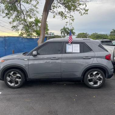 2022 Hyundai VENUE SEL