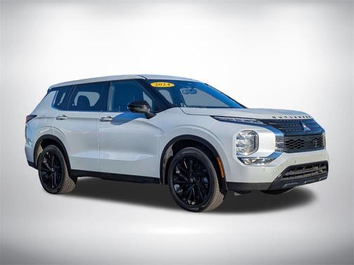 2024 Mitsubishi Outlander SE Black Edition