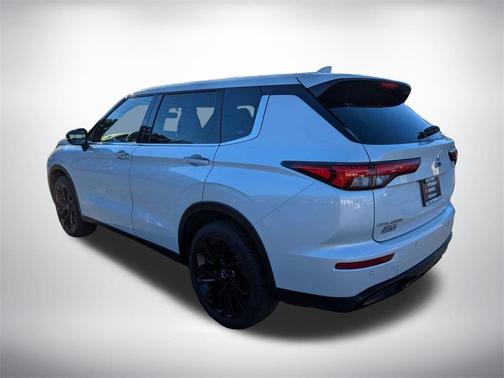 2024 Mitsubishi Outlander SE Black Edition