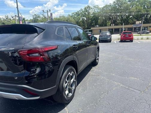 Black Metallic 2025 Chevrolet Trax LT