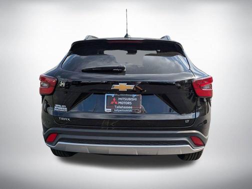 Black Metallic 2025 Chevrolet Trax LT