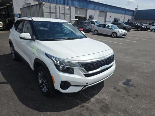 2023 Kia Seltos S
