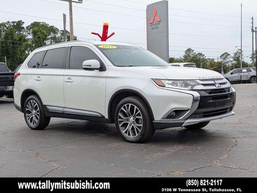 White 2018 Mitsubishi Outlander SEL
