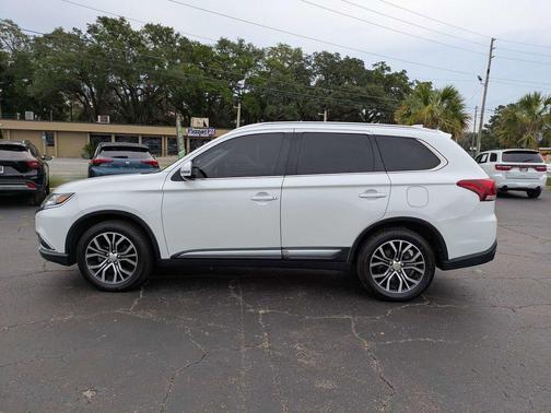 White 2018 Mitsubishi Outlander SEL