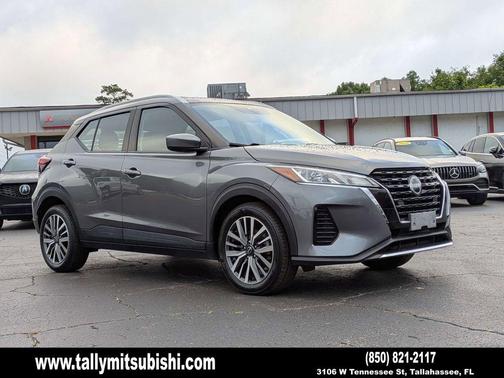 Gun Metallic 2024 Nissan Kicks SV