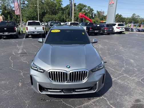 Gray Metallic 2024 BMW X5 sDrive40i