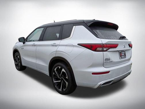 2025 Mitsubishi Outlander PHEV SEL