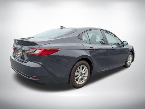UNDERGROUND 2025 Toyota Camry LE