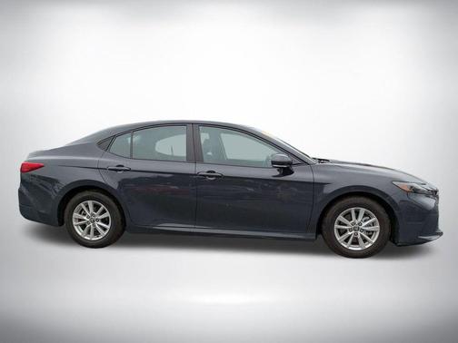 UNDERGROUND 2025 Toyota Camry LE