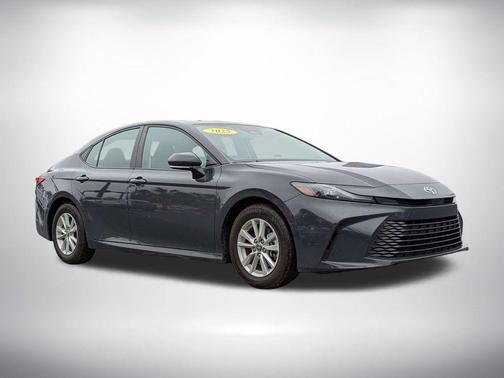 UNDERGROUND 2025 Toyota Camry LE