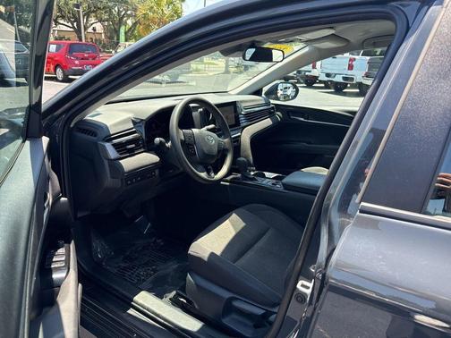 UNDERGROUND 2025 Toyota Camry LE