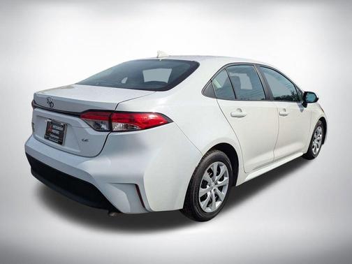 Ice 2024 Toyota Corolla LE