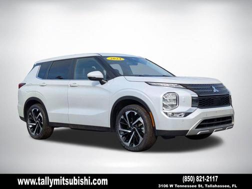 White 2024 Mitsubishi Outlander SE