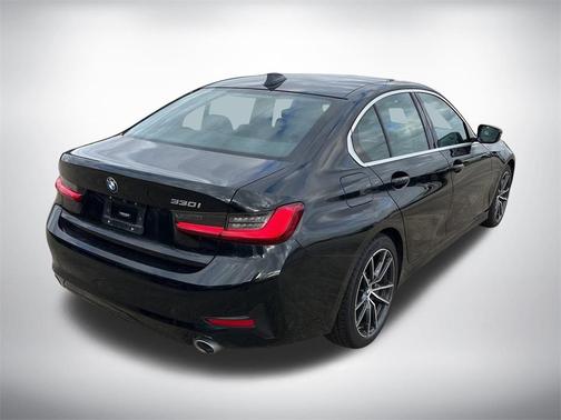 2019 BMW 330 i