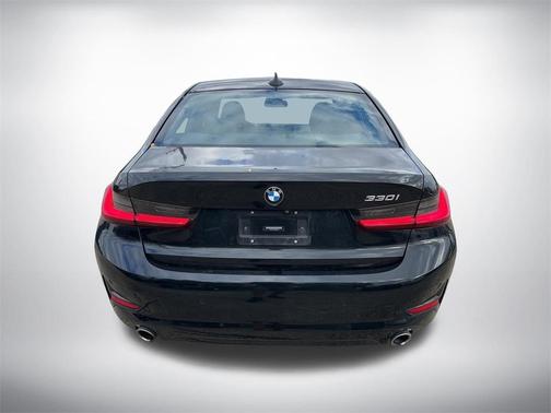2019 BMW 330 i