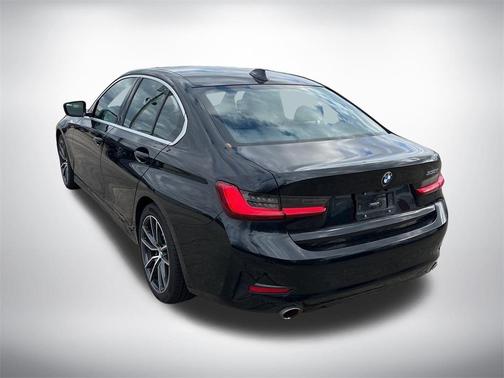 2019 BMW 330 i
