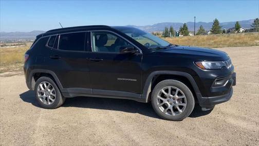 2022 Jeep Compass Latitude Lux 4x4