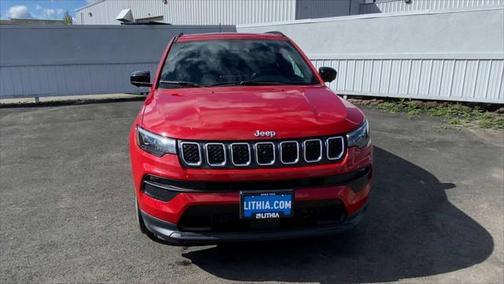 2023 Jeep Compass Latitude Lux FWD