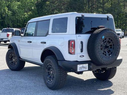 Oxford White 2026 Ford Bronco Badlands