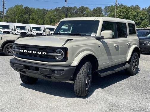 2025 Ford Bronco Outer Banks