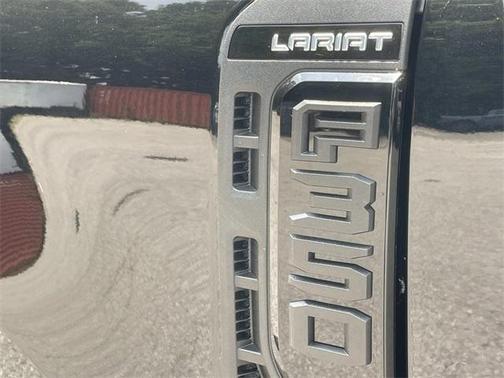 2025 Ford F-350 Lariat Super Duty