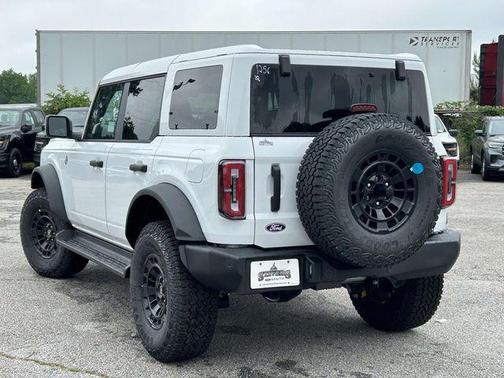 Oxford White 2026 Ford Bronco Outer Banks