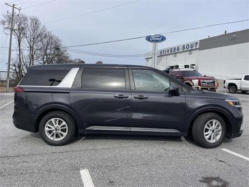 2024 Kia Carnival LX