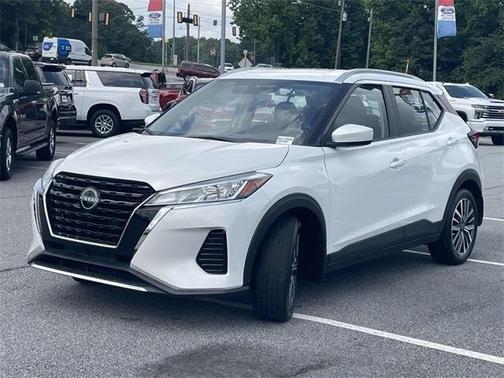 2022 Nissan Kicks SV