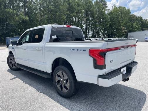 2025 Ford F-150 Lightning LARIAT