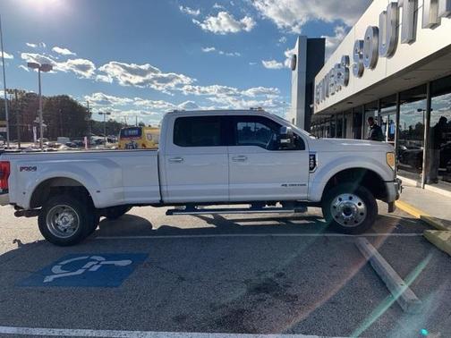 2017 Ford F-450 Lariat
