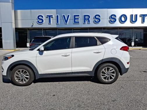 2016 Hyundai TUCSON SE