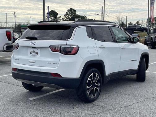 Bright White Clearcoat 2024 Jeep Compass Limited
