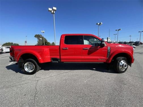 2023 Ford F-450 Lariat