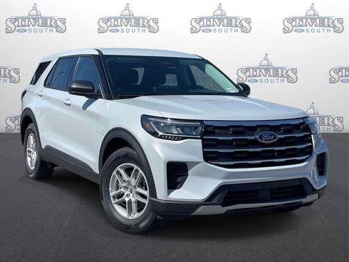 White Metallic 2026 Ford Explorer Active