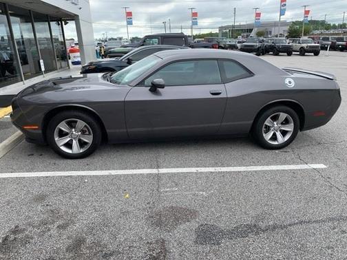 2022 Dodge Challenger SXT