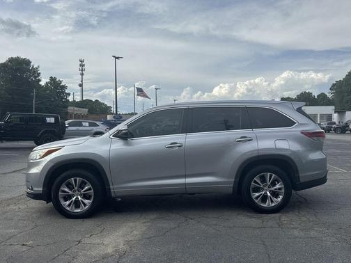 Silver Sky Metallic 2015 Toyota Highlander XLE