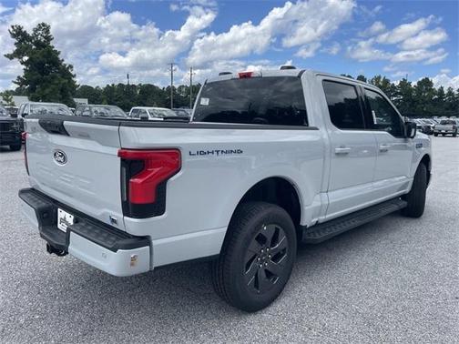 2025 Ford F-150 Lightning Flash