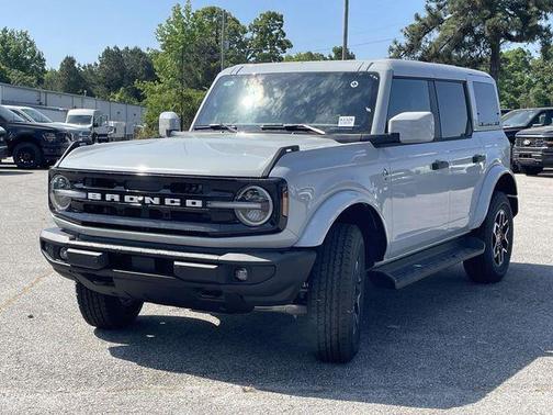 Avalanche 2026 Ford Bronco Outer Banks
