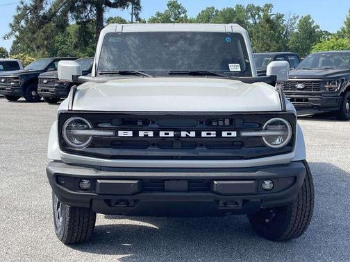 Avalanche 2026 Ford Bronco Outer Banks
