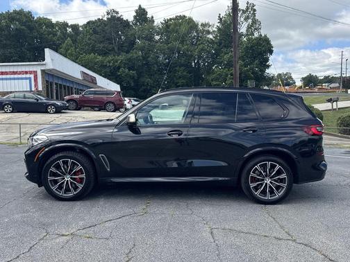 Black Sapphire Metallic 2021 BMW X5 M50i