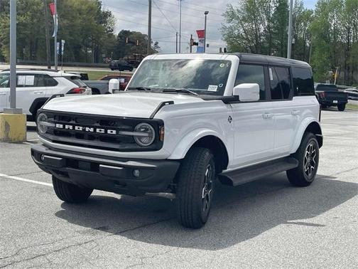 2025 Ford Bronco Outer Banks