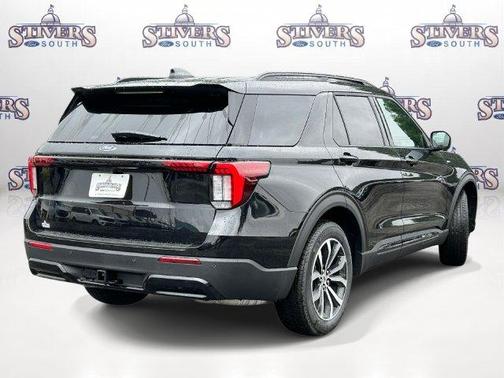 Black Metallic 2026 Ford Explorer ST-Line