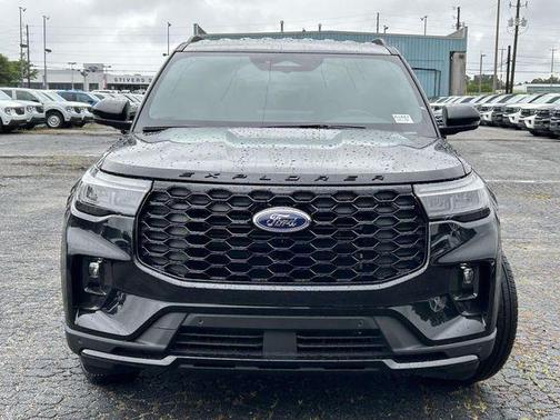 Black Metallic 2026 Ford Explorer ST-Line