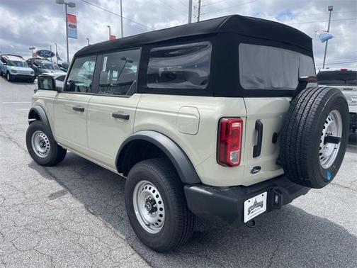 2025 Ford Bronco Base