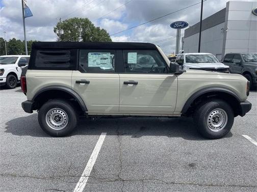 2025 Ford Bronco Base