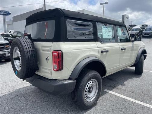 2025 Ford Bronco Base