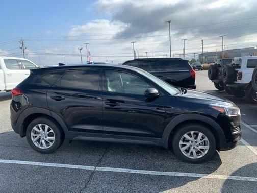 2021 Hyundai TUCSON SE