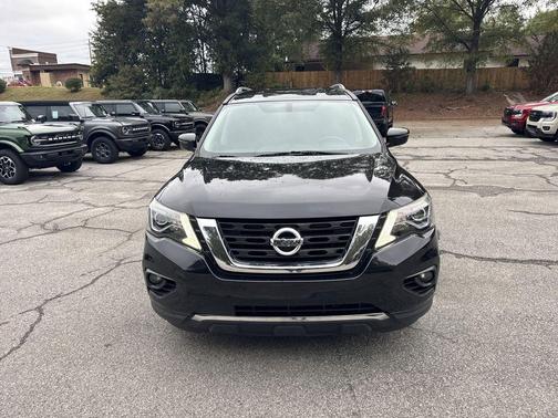 2017 Nissan Pathfinder SV