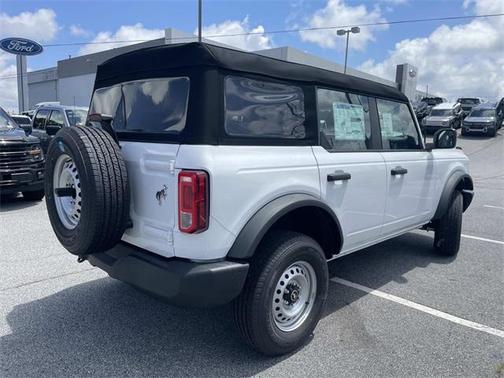 2025 Ford Bronco Base