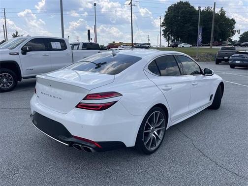 2022 Genesis G70 2.0T